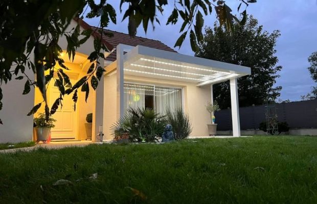 Photo d'une pergola bioclimatique installée à Dammarie les Lys